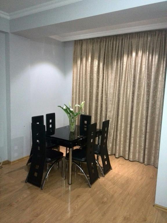 Apartment Like Home Batumi Quarto foto