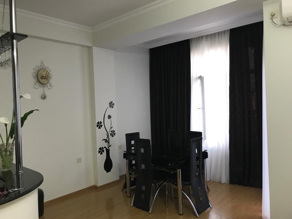 Apartment Like Home Batumi Exterior foto